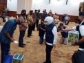 Paket Sembako Dibagikan pada Warga Jatim di Jabodetabek yang Tak Mudik