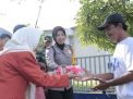 Para Pelajar di Ponorogo Gandeng Polisi dan TNI Berbagi Masker Gratis