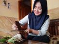 Legit, Bisnis Cucur Wanita Cantik di Ponorogo ini Beromzet Rp 30 Juta Sebulan