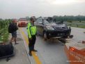 Avanza Tabrak Truk Tronton di Tol Jomo, Satu Orang Terluka