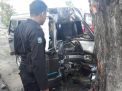 Diduga Ngantuk, Mobil Carry Tabrak Pohon, Pengemudi Tewas