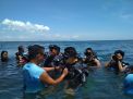 Latihan Menyelam, Sabhara Polres Banyuwangi Gandeng Pasukan Katak