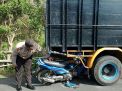 Buru-buru Berangkat Sekolah, Pelajar ini Tewas Tabrak Truk