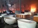 Pabrik Bak Mandi Terbakar di Pasuruan, Kerugian Miliaran Rupiah