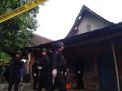 Densus 88 Geledah Rumah Perampok yang Bawa Bom dan Pistol ke Toko Emas