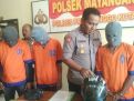 Sembunyikan Sabu di Helm, Tiga Pengedar Dibekuk
