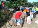 Trauma Banjir di Ponorogo, Warga Perbaiki Tanggul yang Jebol