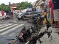 Suporter Rusuh di Blitar, Rusak Mobil Hingga Bakar 6 Motor