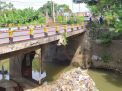Penyangga Jembatan Kedungasem Ambrol, Jalan Nasional Probolinggo Tutup