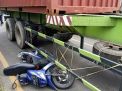 Seorang Biker Tewas Terlindas Trailer di Margomulyo Surabaya