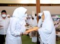 Peringatan Nuzulul Quran, Bupati Ipuk Beri Bantuan Usaha Produktif ke Hafidzah