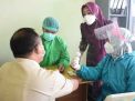 Tenaga Kesehatan di Mojokerto Mulai Divaksin Dosis 3