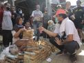 Kunjungi Pasar Wage Jetis, Ipong Muchlissoni Tampung Aspirasi Pedagang