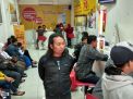 Kartu Diblokir, Gerai Operator Seluler 'Digeruduk' Pelanggan