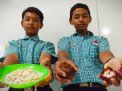  Pelajar ini Ciptakan Mi Instan Anti Cacingan Berbahan Kulit Manggis