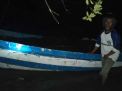 Sebuah Perahu 'Misterius' Terdampar di Pantai Gending Probolinggo