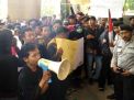 Tolak RUU KUHP, Mahasiswa di Pasuruan Geruduk Kantor DPRD