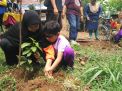 Siswa SLB dan Paud Tanam Pohon di Hari Disabilitas Internasional