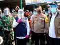 Jelang New Normal, Khofifah Tinjau Pasar hingga Kampung Tangguh Gresik