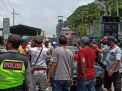 Pertanyakan Kompensasi pada Desa, Dua Pabrik di Mojokerto Didemo Warga