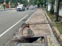Awas! Trotoar di Depan DPRD Kota Probolinggo ini Rusak dan Berlubang