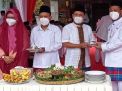 Saudara Kembar yang Jadi Kades di Gresik Dapat Tumpeng dari Gus Yani