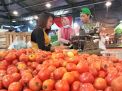 Pasokan Buah Tomat Belum Terganggu, Harga di PIOS Kembali Stabil