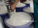 Bantuan Beras untuk Warga Surabaya Diminta Tak Dijadikan Alat Politik
