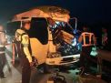 Isuzu Elf Hantam Truk di Tol Madiun-Ngawi, Satu Orang Tewas