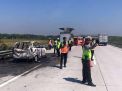 Toyota Avanza Hangus Terbakar di Tol Mojokerto-Jombang