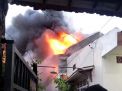 Rumah di Surabaya Terbakar, 7 Mobil Pemadam Dikerahkan