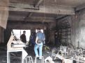 Tim Labfor Olah TKP di Lokasi Kebakaran Ruko 2 Lantai di Mojokerto