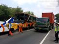 Bus Pemkab Lumajang Terlibat Kecelakaan Beruntun di Tol Sidoarjo
