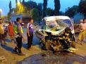 Daihatsu Luxio Ringsek Tabrak Truk di Ngawi, Satu Orang Luka Berat