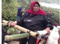 Kembali ke Puncak Gunung Lawu untuk Membuka Warung, Mbok Yem Kini Ditandu