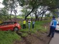 Toyota Yaris Tergelincir di Tol Sidoarjo-Porong