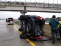 Diduga Selip, Mobil Pajero Terguling di Tol Jombang
