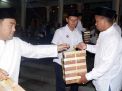 2000 Paket Sahur Dibagikan di Masjid Ampel dan Al Akbar