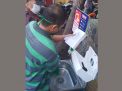 Foto: Perawatan Tempat Cuci Tangan di Pasar Pabean Surabaya