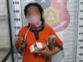 Dikepung Warga saat Mencuri di Gresik, Perempuan ini Acungkan Pisau