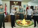 HUT ke-74 TNI, Polda Jatim Berikan 200 SIM Gratis dan 660 Tumpeng