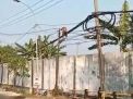 Heboh Pria Panjat Tiang Telekomunikasi, Disebut di Gresik