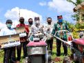 Petani Banyuwangi Terima Reward Ratusan Alat dan Mesin Pertanian