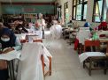 5 SMK di Lamongan Produksi Baju Hazmat untuk APD Paramedis Covid-19