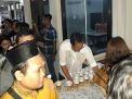 Satu Tahun Bom Surabaya, Umat Muslim Buka Puasa di Gereja