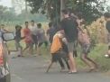 Viral Video Puluhan Remaja Tawuran Disebut di Jombang