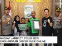 Video: Tangkap Jambret, Polisi Beri Penghargaan Driver Ojek Online
