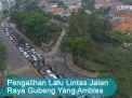 Video: Pengalihan Lalu Lintas Jalan Raya Gubeng yang Ambles