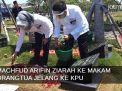 Video: Machfud Arifin Ziarah ke Makam Orangtua Jelang ke KPU