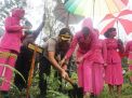 Polres Magetan Tanam 1000 Pohon di Lereng Gunung Lawu